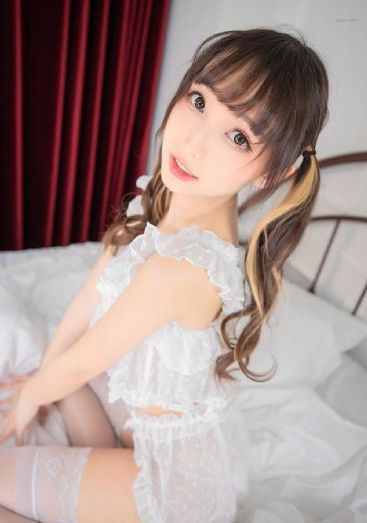 综合伊人婷婷_字幕高清版在线播放