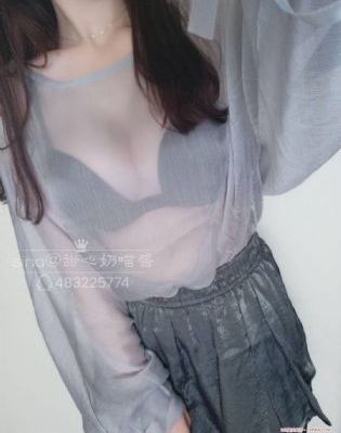 英语老师扒开裙子做在我中间_高清完整视频